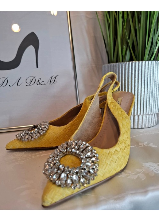 Sárga Magassarkú Cipő, Sárga