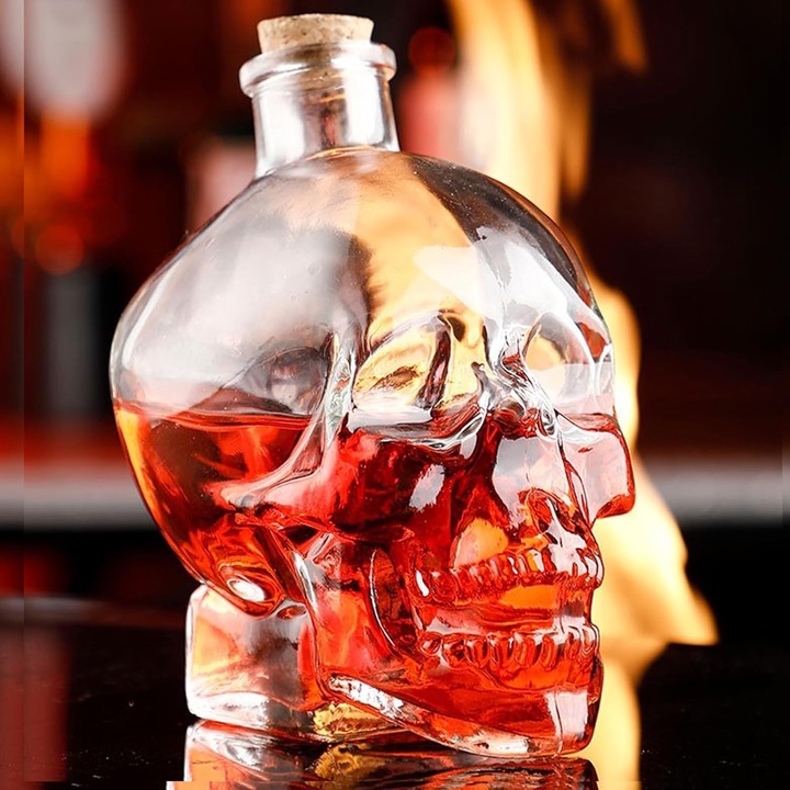 Carafa de whisky 750ml, design 3D craniu, sticla transparenta, cu dop din lemn