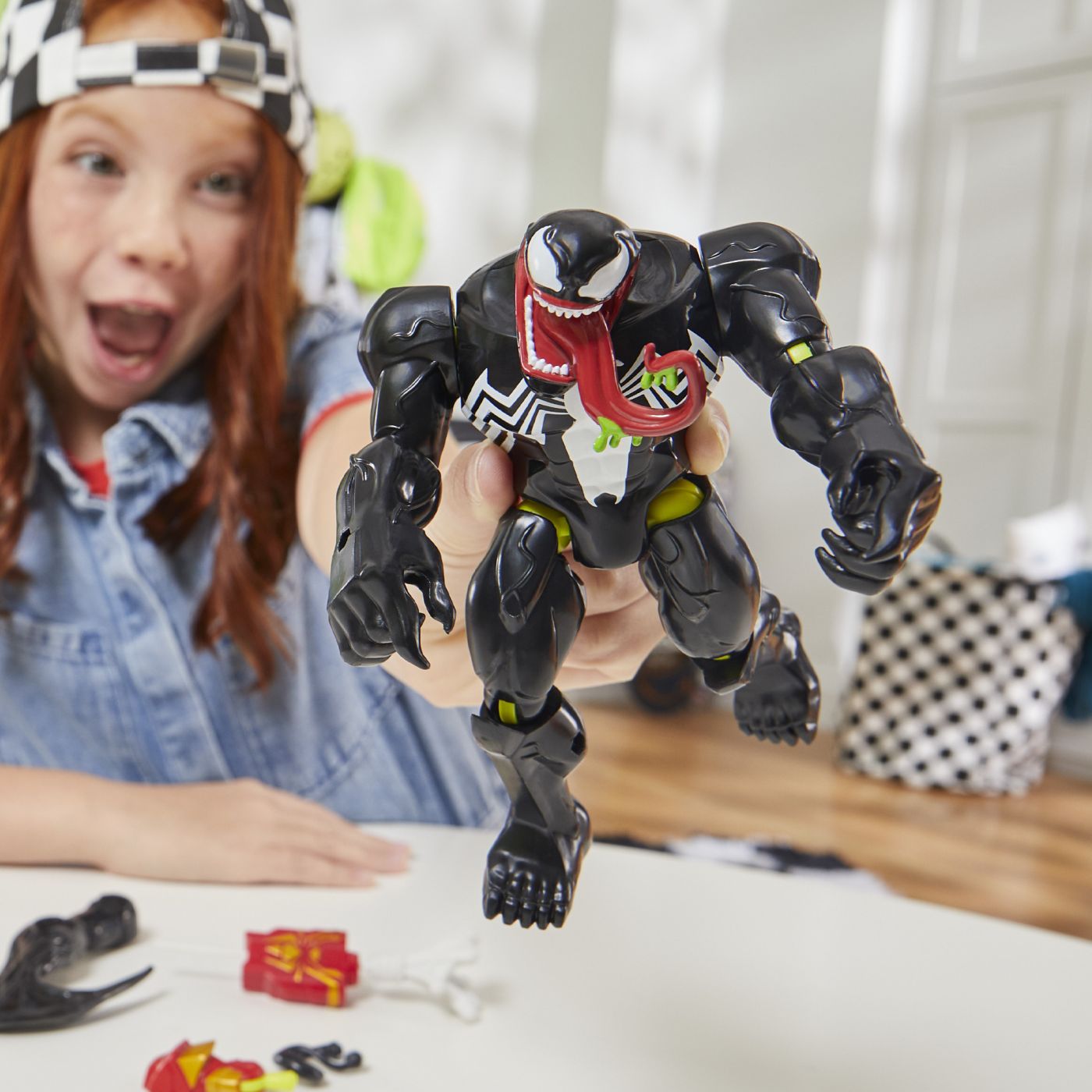 Figurina Marvel Mix Mashers - Venom, cu accesorii, 12 cm - eMAG.ro