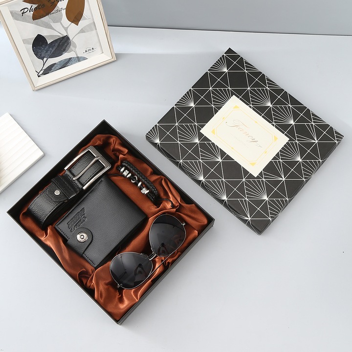 Комплект подаръци за мъже: кожен портфейл, гривна, колан, слънчеви очила, черен, кутия за презентация