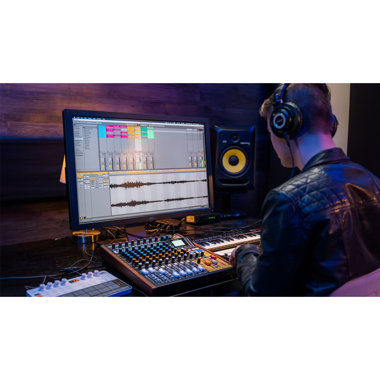 Mixer audio Tascam Model 12, 10 canale, 12 piste, functie podcasting ...