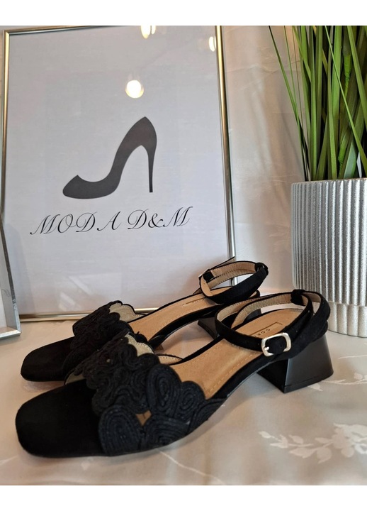 Sandale negre cu toc mic, Negru