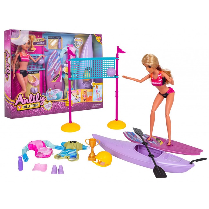 Olga nyaralós baba szörfdeszkával és kenuval