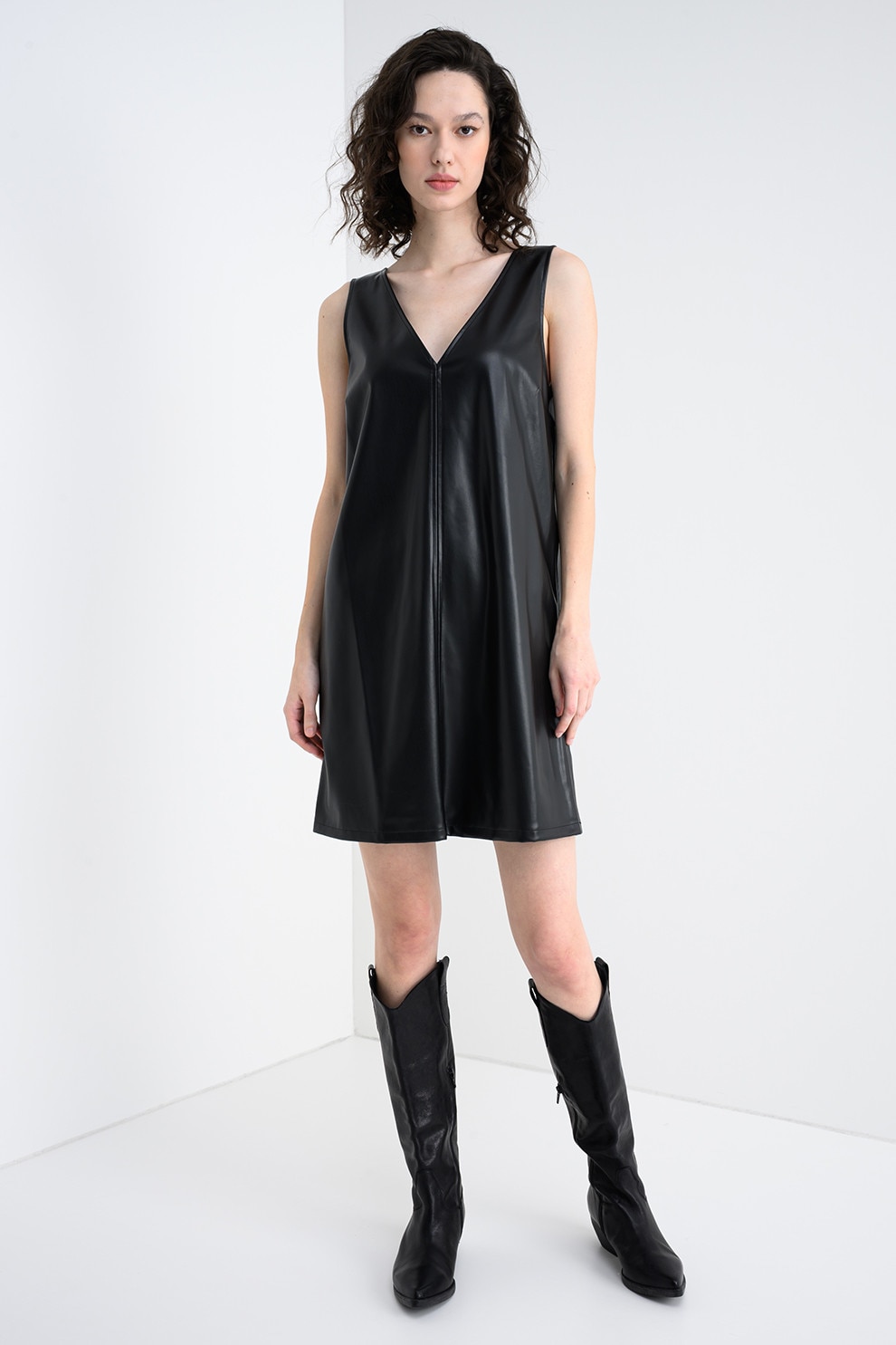 United Colors of Benetton, Rochie de piele ecologica cu decolteu in V, Negru, S
