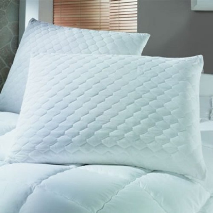 Perna matlasata Pucioasa, microfibra, 70x70cm, umplutura silicon textil, 500g