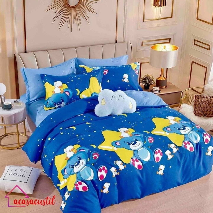 Lenjerie de pat din finet, 6 piese, model vesel cu ursulet si ratuste, cearsaf cu elastic 180x200 cm, cearsaf pilota 200x220 cm, fete de perna 50x70 si 70x70 cm, Albastru-Galben