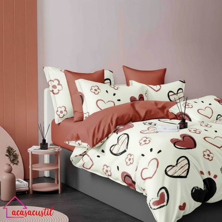 Lenjerie de pat din finet, 6 piese, model romantic cu inimioare pictate, cearsaf cu elastic 180x200 cm, cearsaf pilota 200x220 cm, fete de perna 50x70 si 70x70 cm, Crem-Teracota