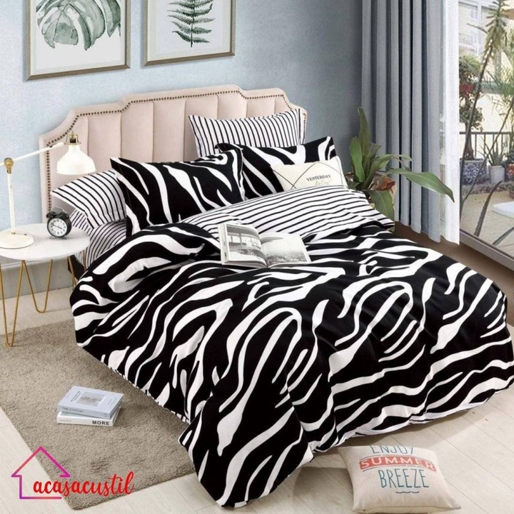 Lenjerie de pat din finet, 6 piese, model modern cu imprimeu zebra si dungi, cearsaf cu elastic 180x200 cm, cearsaf pilota 200x220 cm, fete de perna 50x70 si 70x70 cm, Alb-Negru