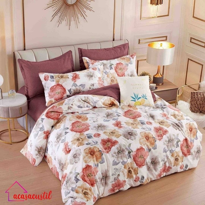 Lenjerie de pat din finet, 6 piese, model floral cu flori mari in nuante de corai, bej si gri, cearsaf cu elastic 180x200 cm, cearsaf pilota 200x220 cm, fete de perna 50x70 si 70x70 cm, alb cu visiniu