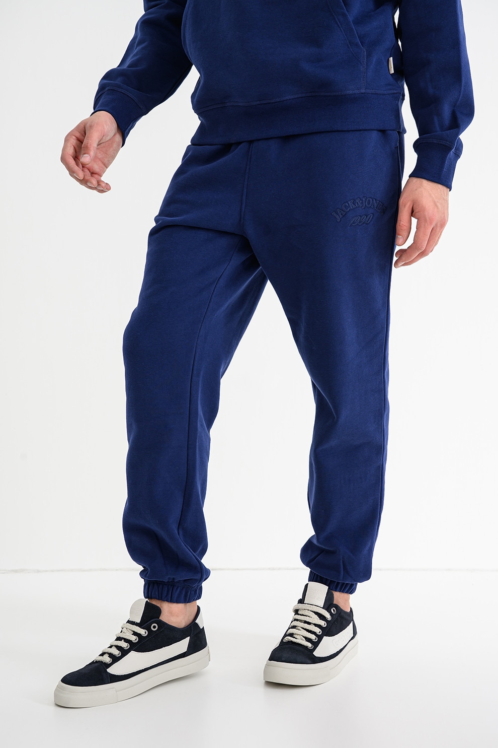 Jack & Jones, Pantaloni de trening din amestec de bumbac organic cu talie medie si snur de ajustare, Albastru inchis, M