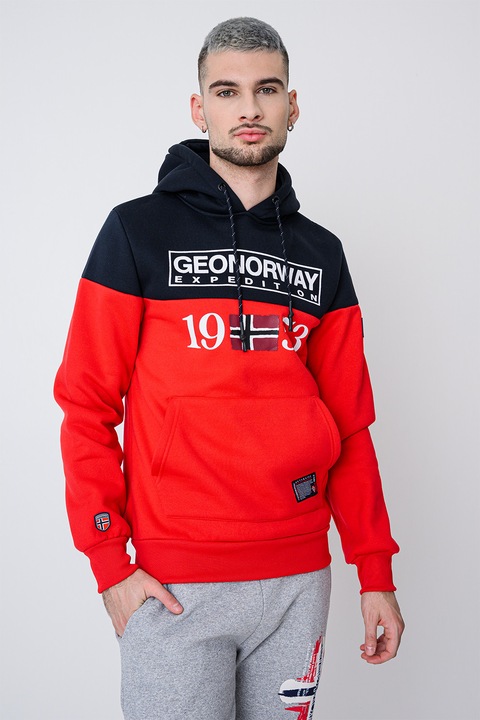 Geographical Norway, Hanorac cu buzunar kangaroo si imprimeu Greg, Rosu/Albastru ultramarin/Alb optic