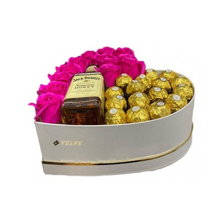 Cadou Sweet Honey cutie inima alba cu trandafiri de sapun, Jack Daniel's si praline Ferrero Rocher, fucsia, Velve
