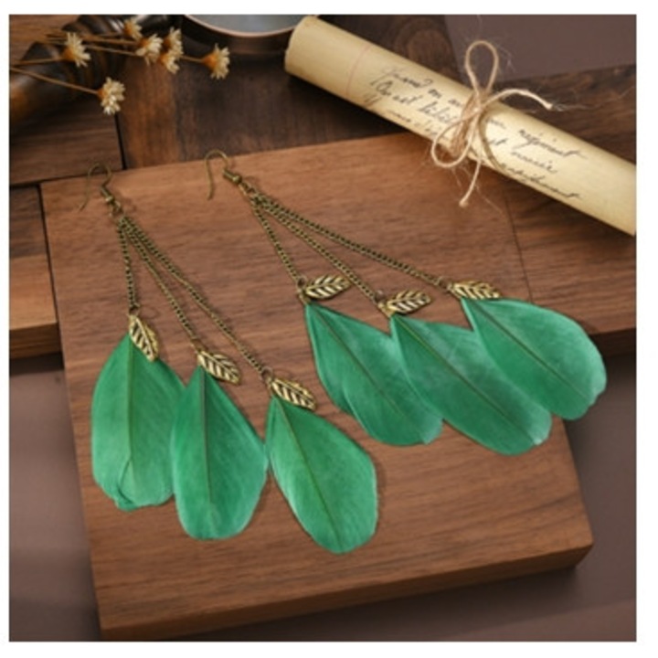 Cercei cu franjuri din pene, verde, lungime mare