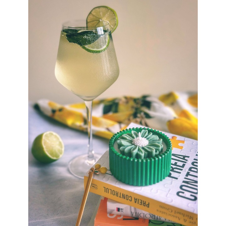 Ароматна соева свещ, Prosecco Ceramic Touch, CandlyON, ръчно изработена, капучино, натурален восък, горене 20 часа, 90 гр