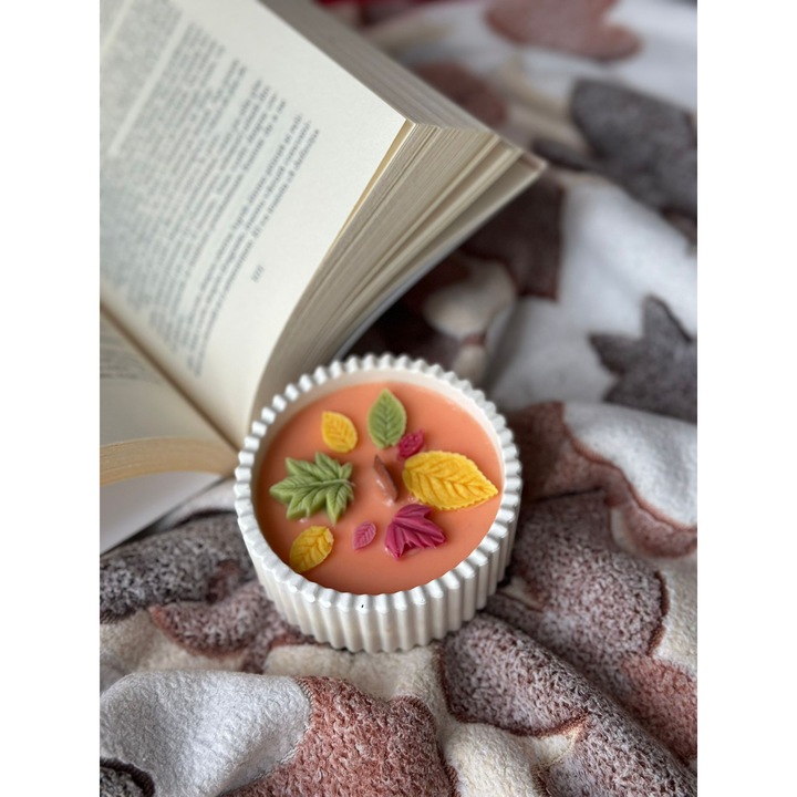 Ароматна соева свещ, Gold Fall Ceramic Touch, CandlyON, ръчно изработена, брауни, канела, естествен восък, горене 20 часа, 90 гр