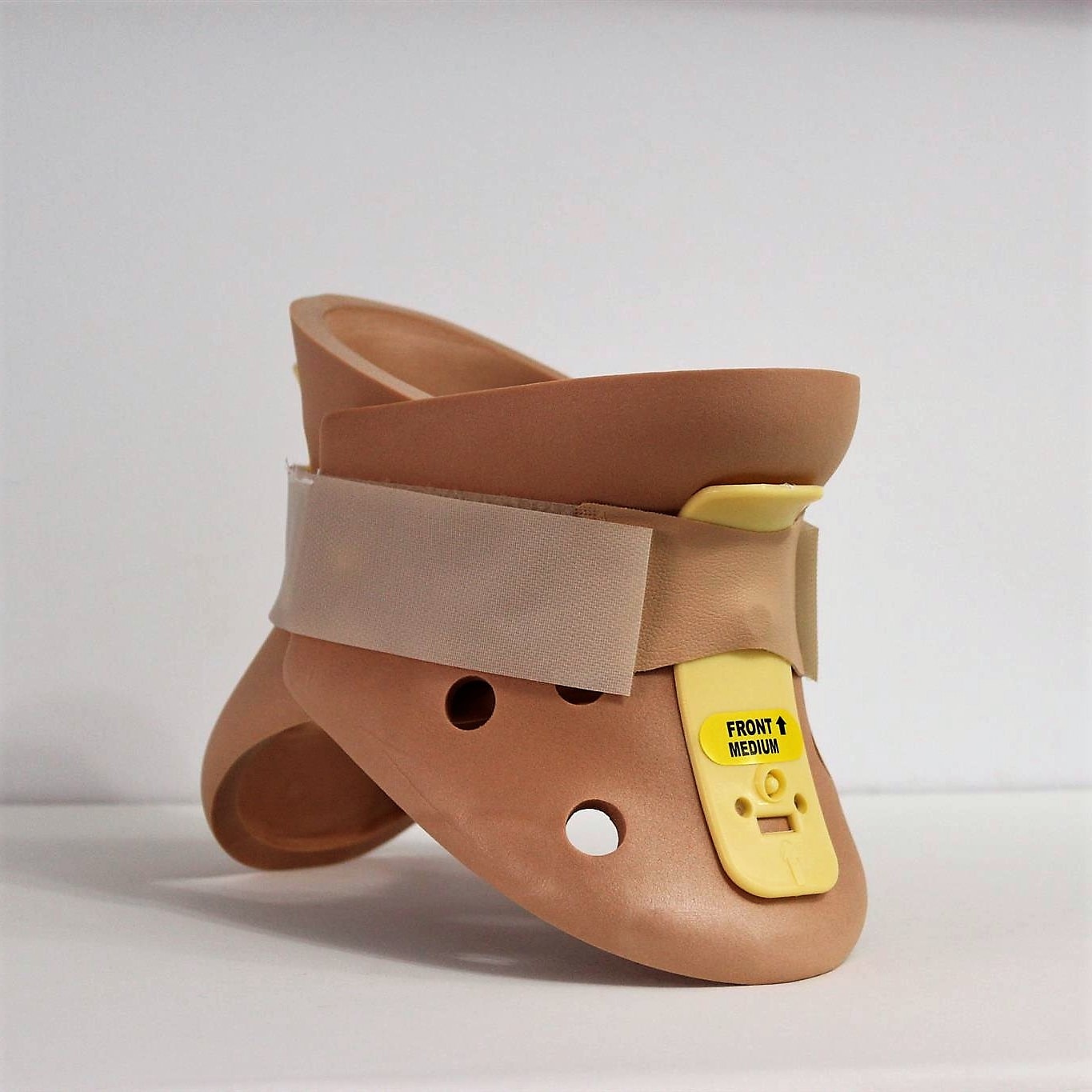 Colar rigid marime III - Circumferinta gat 39-46 cm