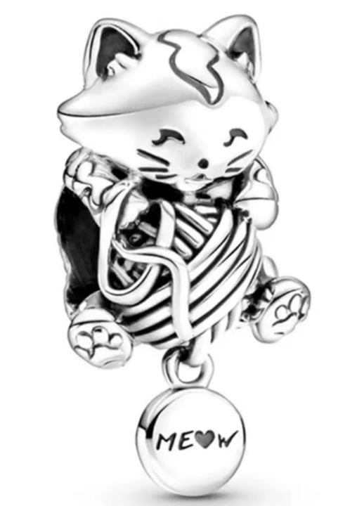 925-ös ezüst medál macskával és fonalgombolyaggal, „miau” modell