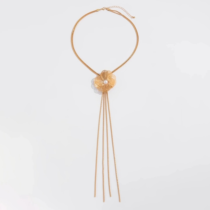 Colier elegant cu floare filigranata si perla centrala KESNUP, design lung si rafinat, stil statement pentru tinute de seara si evenimente speciale, din aliaj metalic, Auriu