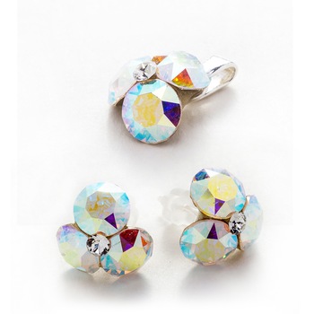 Set Argint DaviCrystals cu cristale cercei trifoi cu tija si pandantiv aurore boreale Set Argint DaviCrystals cu cristale cercei trifoi cu tija si pandantiv aurore boreale