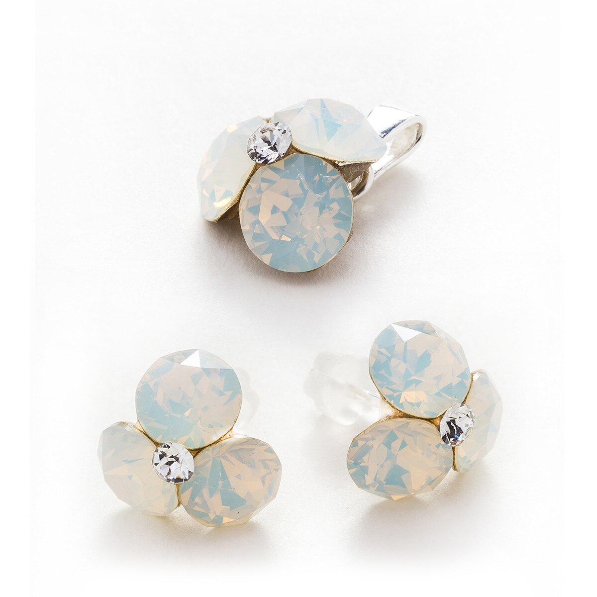 Set Argint DaviCrystals cu cristale cercei trifoi cu tija si pandantiv white opal