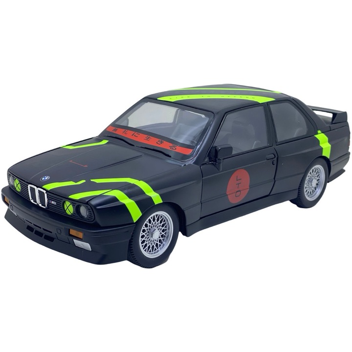 Macheta BMW E30 M3 DTM negru ursulet 1:24 cu sunet, lumini, pornire pe volan, resort
