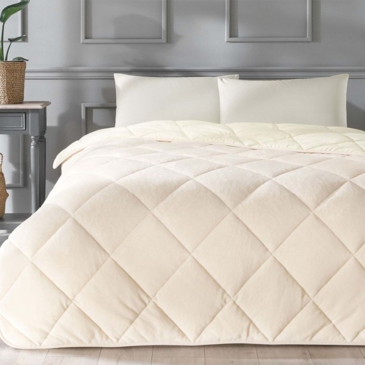 Set dormit, TAC, pilota cocolino iarna, 195x215cm, cearceaf 240x260cm, 2 perne 50x70cm, Teddy Crem