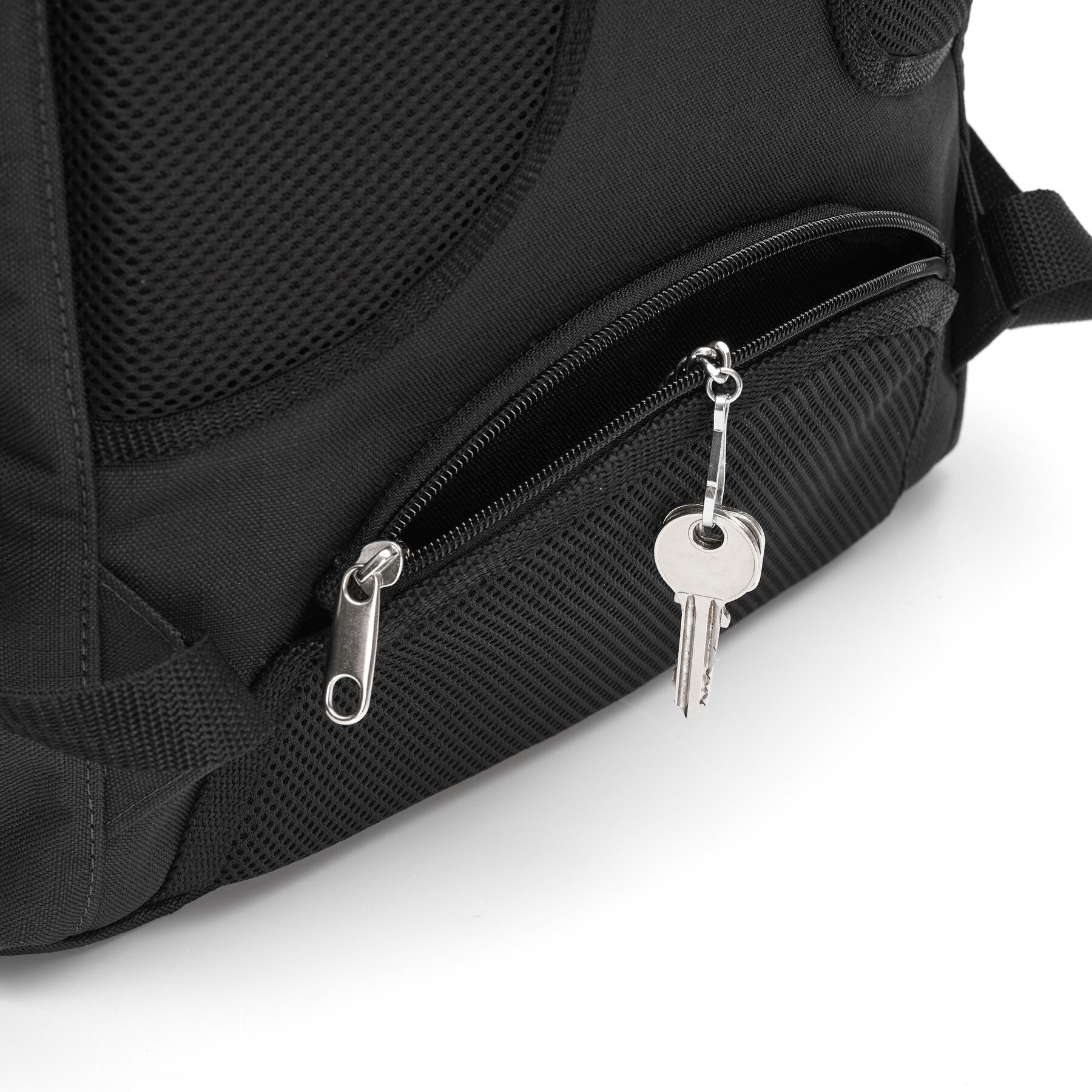 Rucsac pentru laptop portabil Baltan City Break, capacitate 26L, rezistent la apa, pentru laptop pana la 17'', Negru