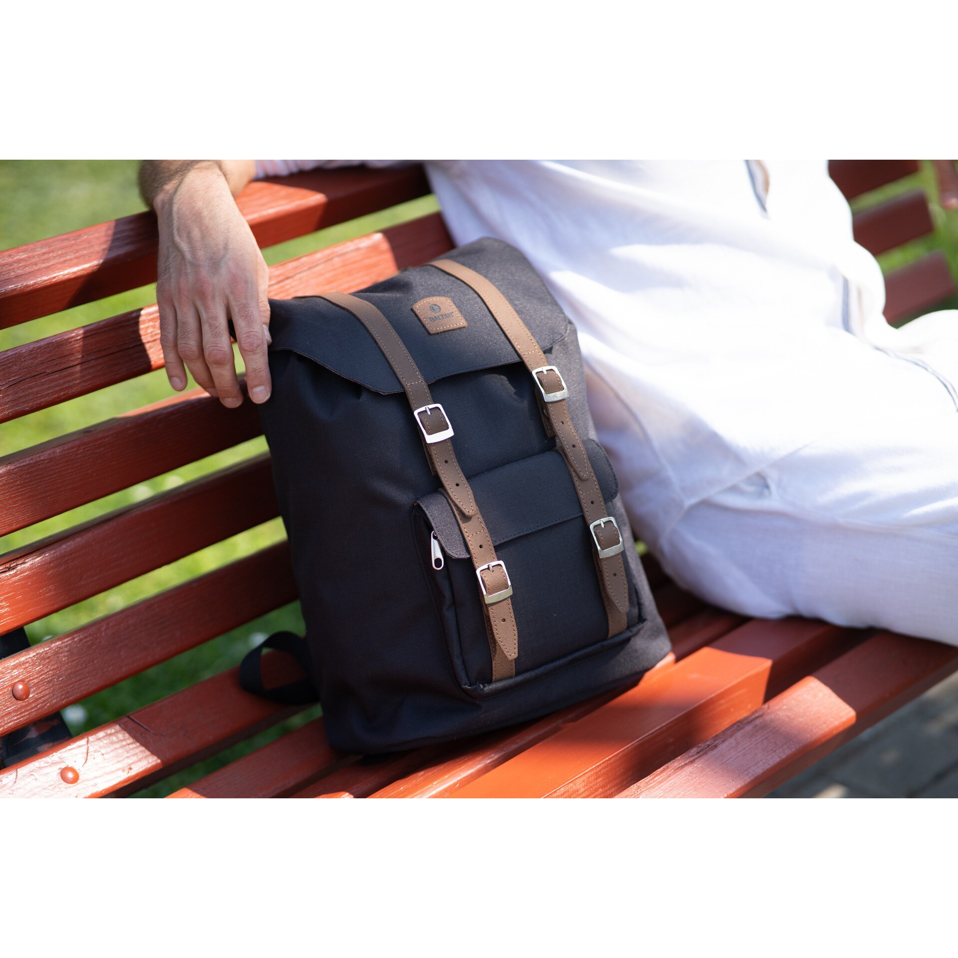 Rucsac pentru laptop portabil Baltan City Break, capacitate 26L, rezistent la apa, pentru laptop pana la 17'', Negru