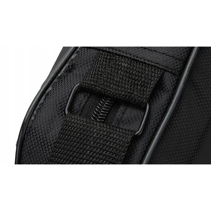 Husa Pentru Laptop, Pantherise, Poliester Durabil Cu 2 Buzunare Si Fermoar Metalic, 43 x 10 x 0.5 Cm, Negru