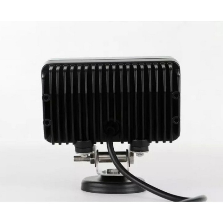 LED reflektor / munkalámpa 45W 15 Epistar diódával