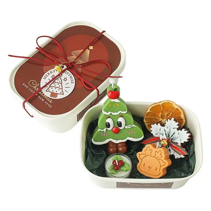 Комплект подаръци с ароматни свещи, 4 броя, фрезия, декоративни за домашна атмосфера