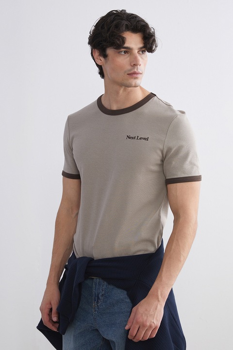 LC WAIKIKI, Tricou slim fit cu detaliu cu broderie text, Maro taupe