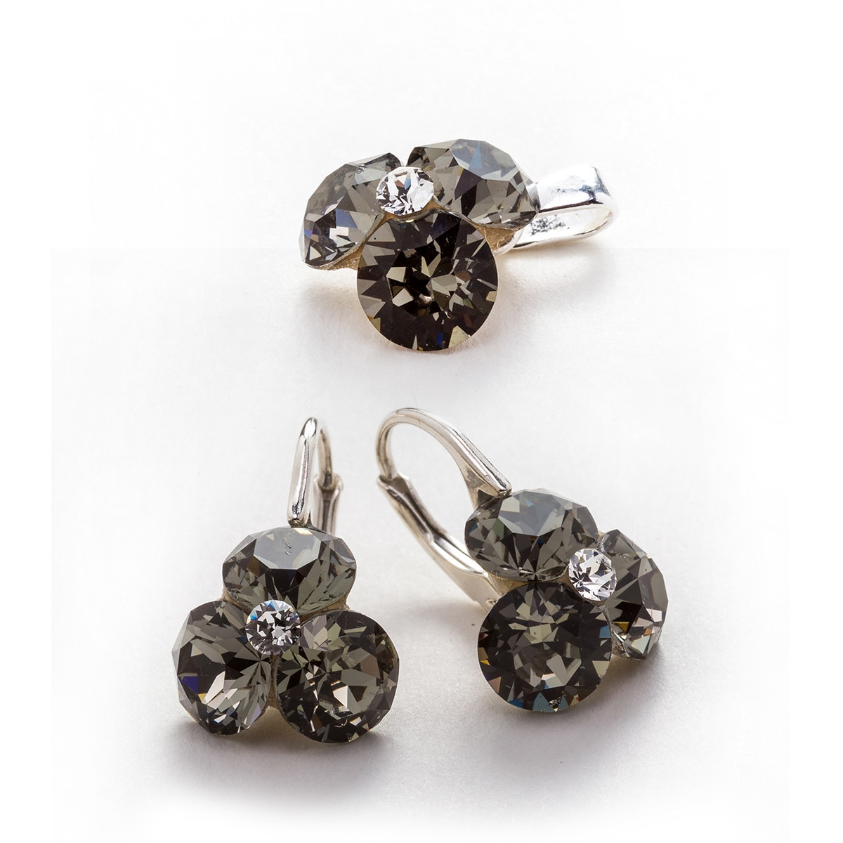 Set Argint DaviCrystals cu cristale cercei trifoi cu leverback mic si pandantiv black diamond