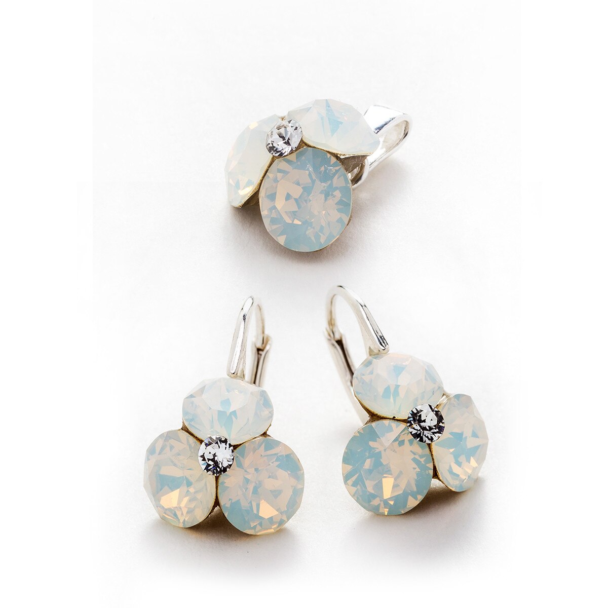 Set Argint DaviCrystals cu cristale cercei trifoi cu leverback mic si pandantiv white opal