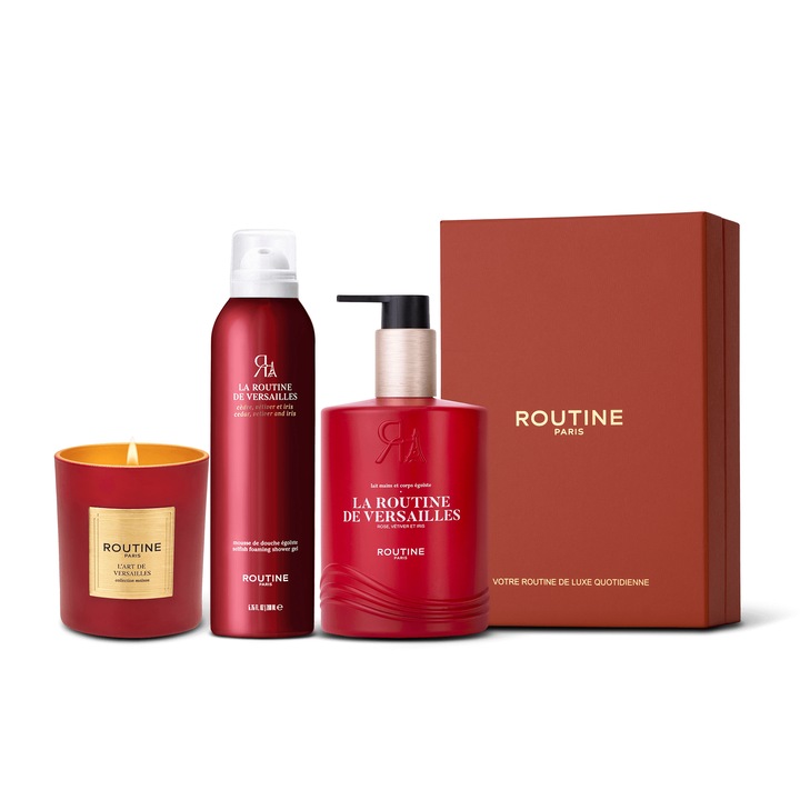 Комплект La Routine de Versailles, Routine Paris: Душ пяна 200 мл + Мляко за ръце и тяло 300 мл + Класическа свещ 165 гр