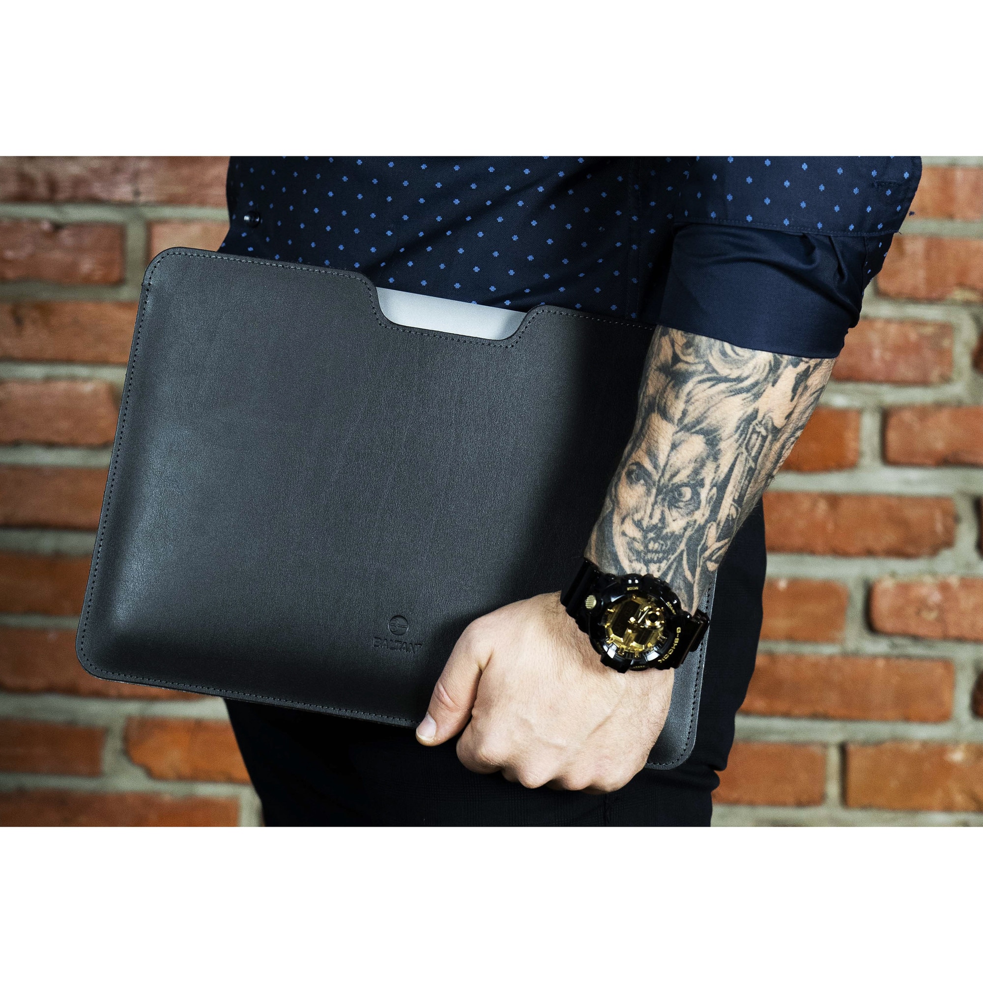 Husa pentru MacBook Air 13 M1 Baltan Razor 13 inch din piele naturala premium rezistenta la apa, negru