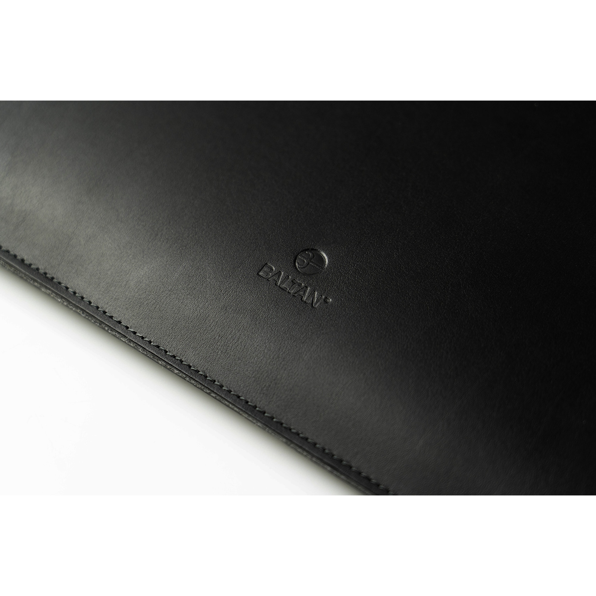 Husa pentru MacBook Air 13 M1 Baltan Razor 13 inch din piele naturala premium rezistenta la apa, negru