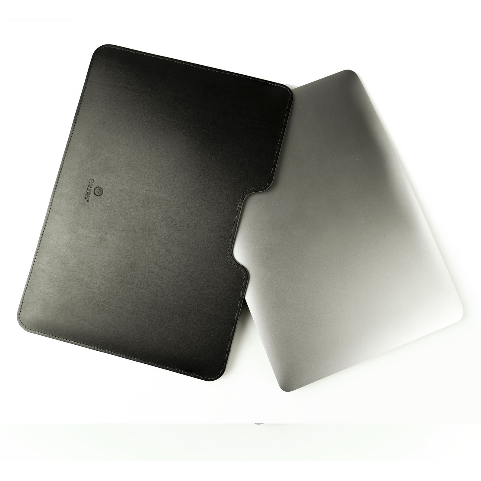 Husa pentru MacBook Air 13 M1 Baltan Razor 13 inch din piele naturala premium rezistenta la apa, negru