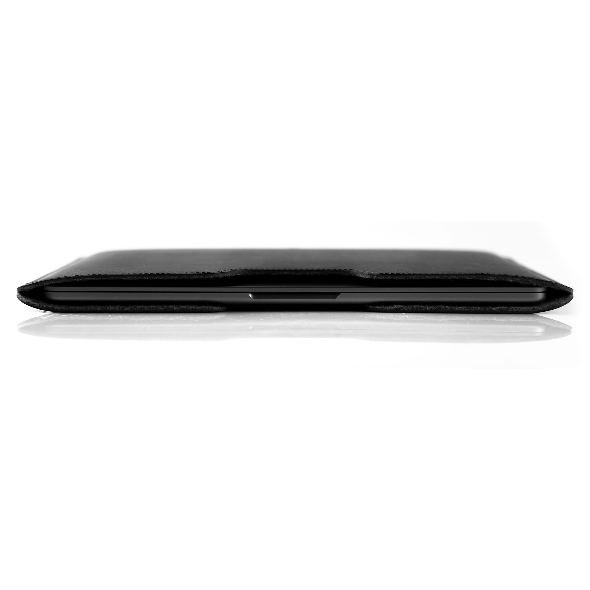 Husa pentru MacBook Air 13 M1 Baltan Razor 13 inch din piele naturala premium rezistenta la apa, negru
