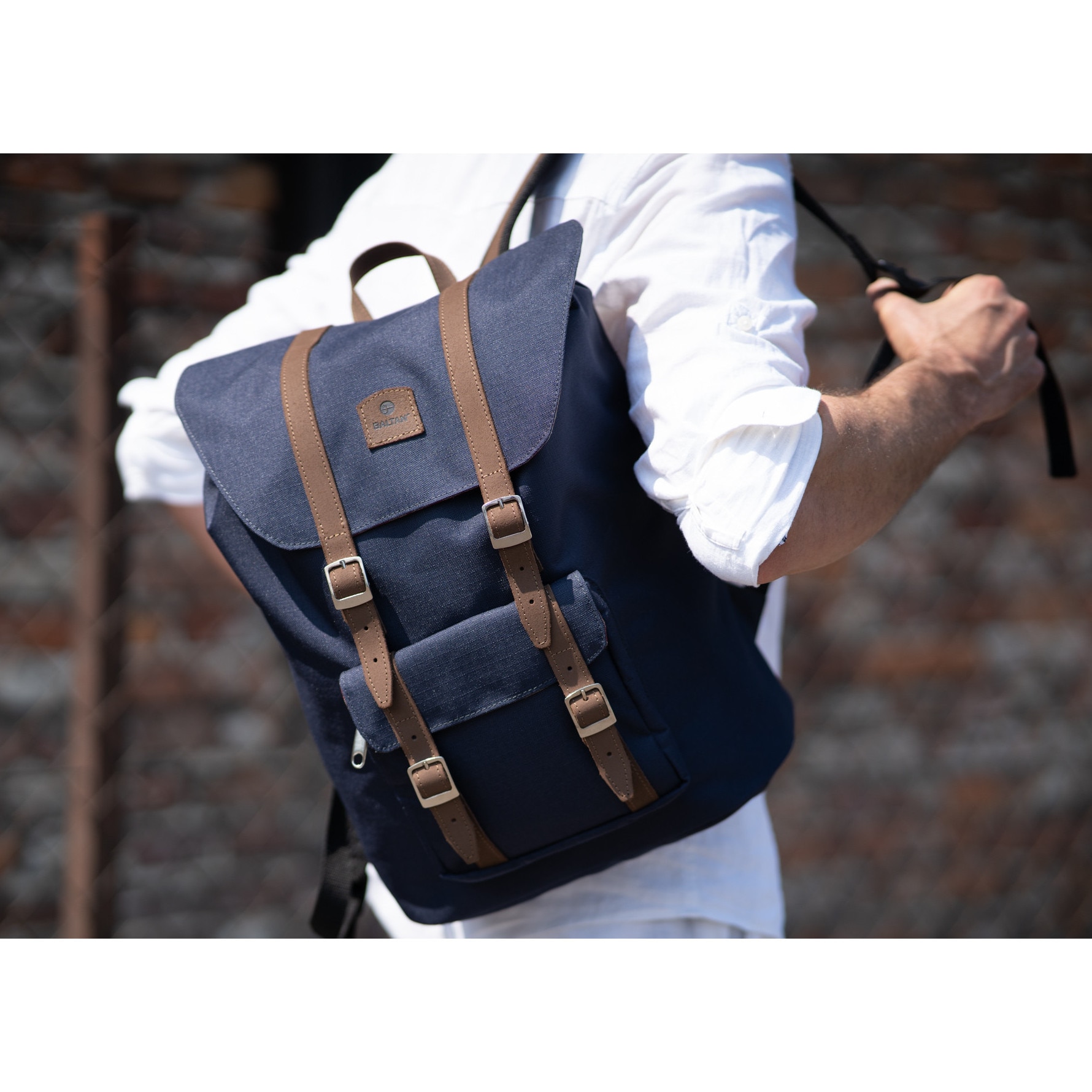 Rucsac pentru laptop portabil Baltan City Break, capacitate 26L, rezistent la apa, pentru laptop pana la 17'', Marina