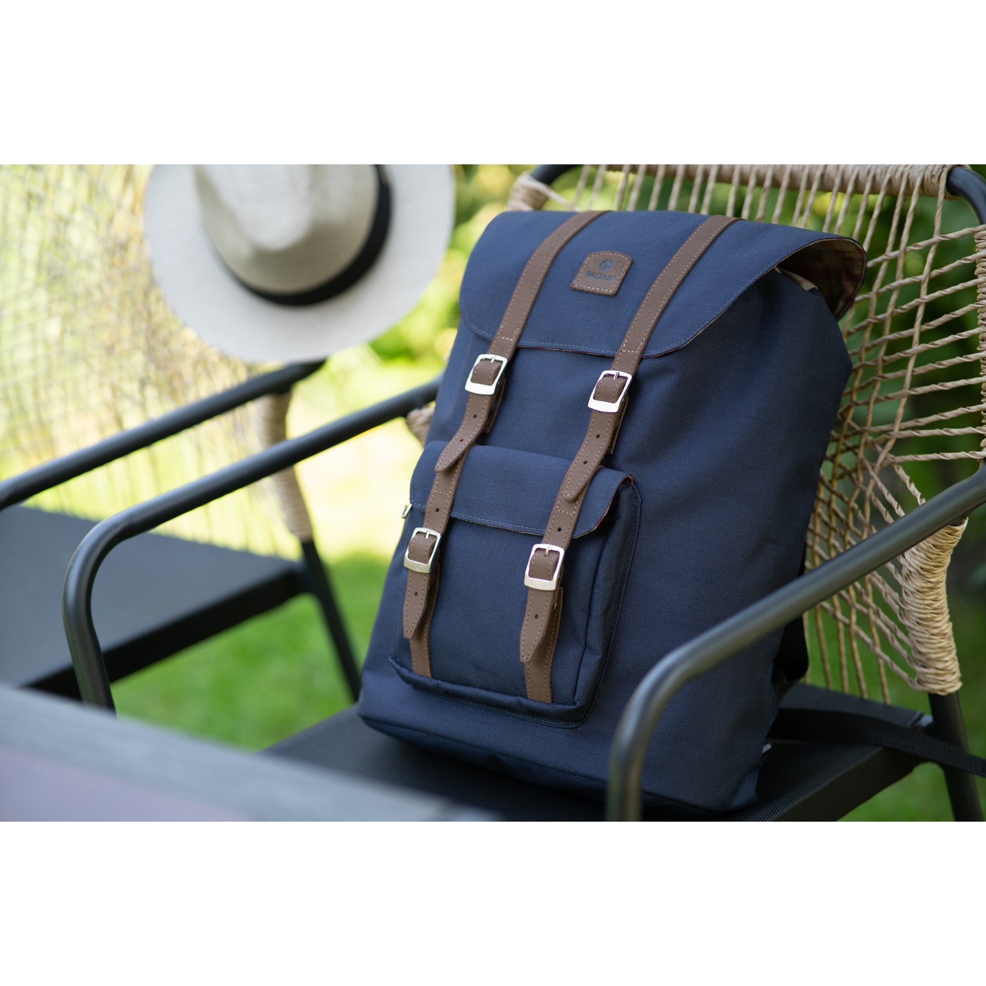 Rucsac pentru laptop portabil Baltan City Break, capacitate 26L, rezistent la apa, pentru laptop pana la 17'', Marina
