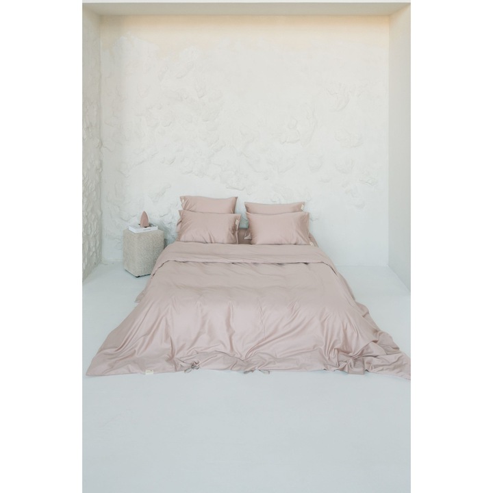 Set asternut Fire Pink Margot, 100% bumbac organic, husa pilota 240x220, cearsaf flat 300x280, 2 fete de perna 50x70