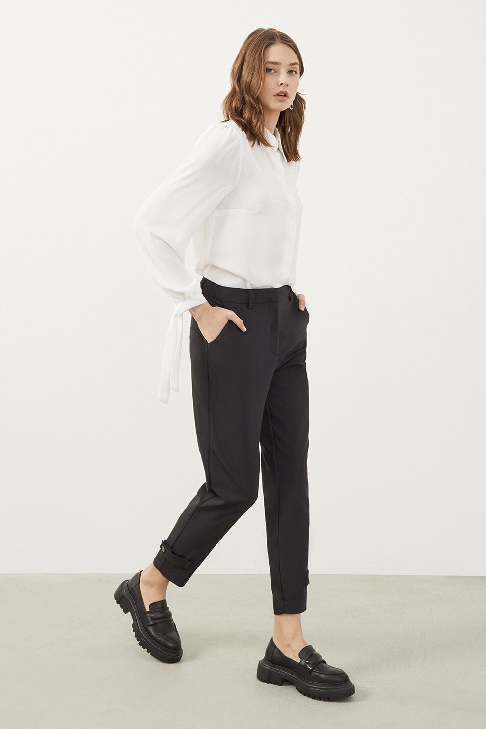 Just Like You, Pantaloni crop cu croiala conica, Negru, 34