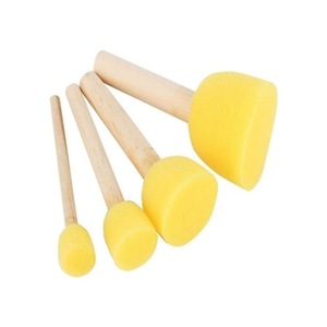 Acuarele, pensule si blocuri de desen