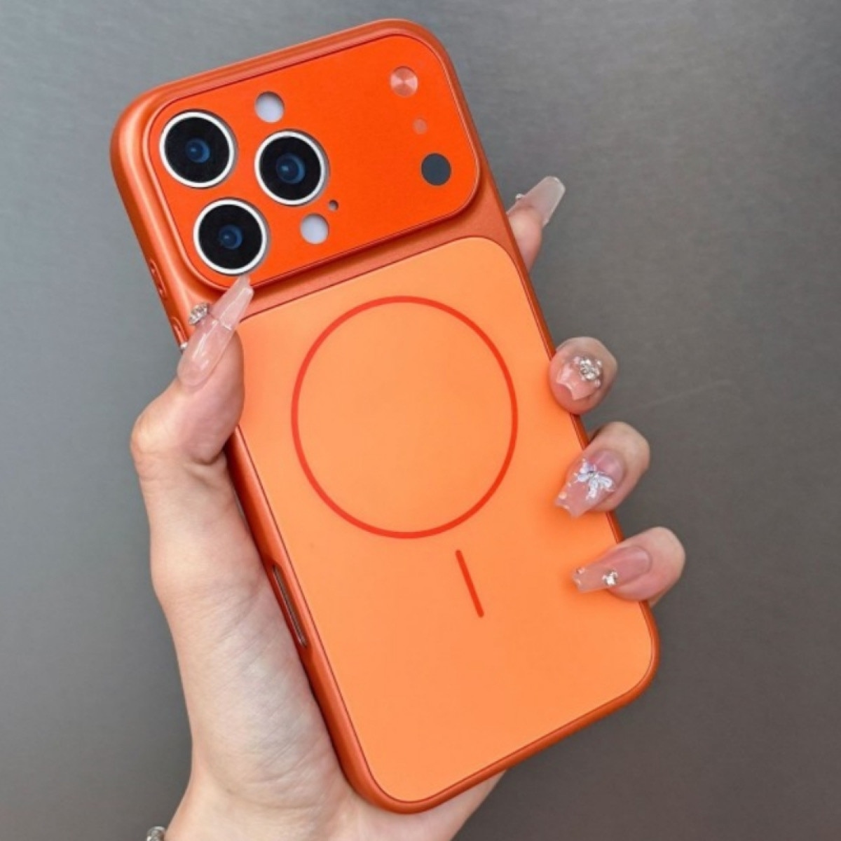 Husa magnetica ultra-subtire pentru iPhone 15 Promax – Sticla mata nano, protectie camera, Culoare Orange