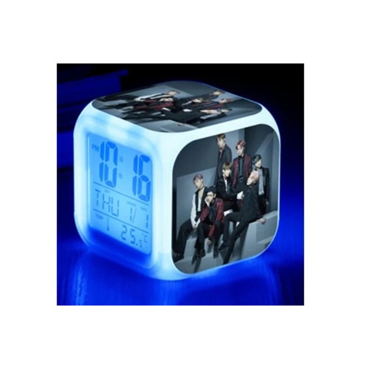 BTS Aquaforge négyzet alakú digitális dekoratív óra színes fénnyel