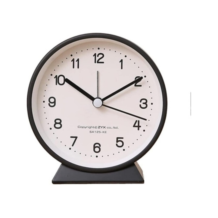 Egyszerű asztali óra, éjszakai fénnyel, csendes, fekete