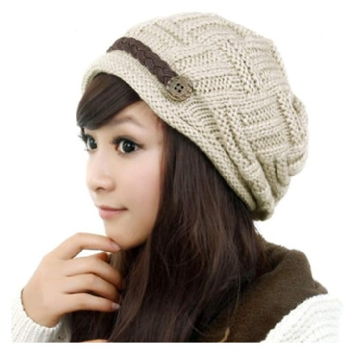 Női kötött gyapjú téli sapka