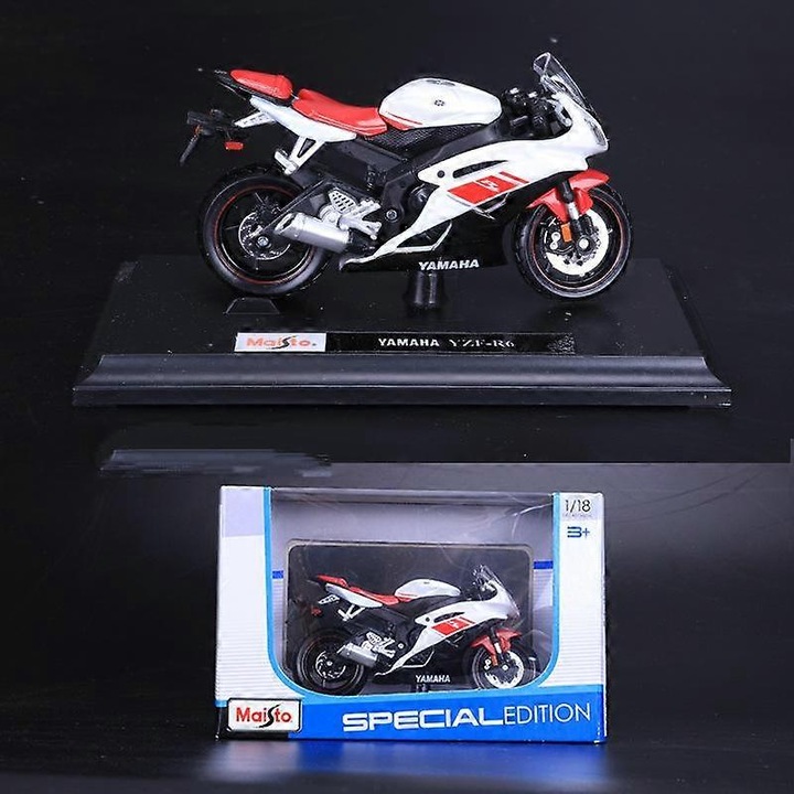Играчка мотоциклет 1:18 с основа, реалистични детайли, многоцветен