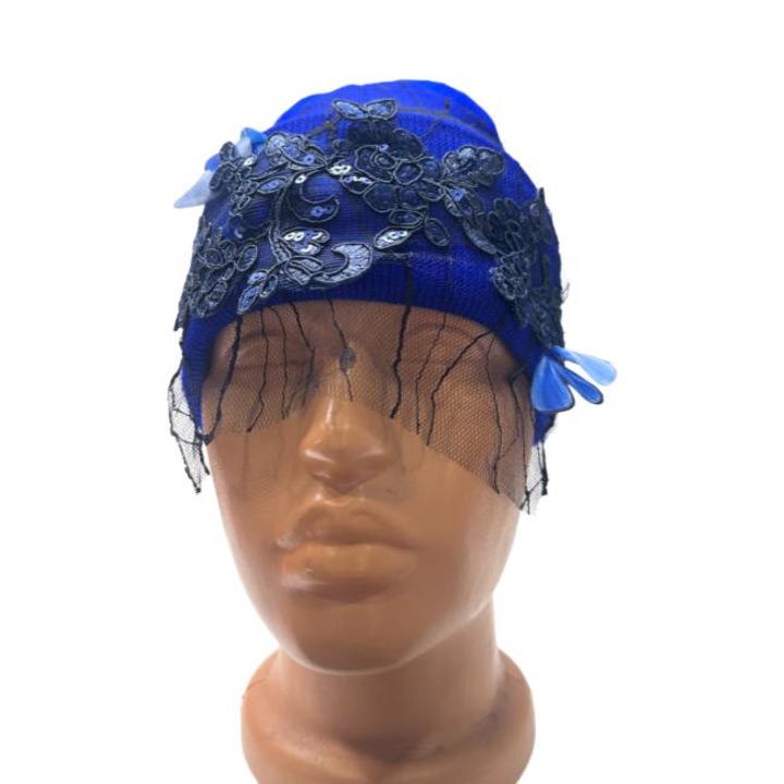 Caciula dama, albastra cu dantela si voaleta eleganta